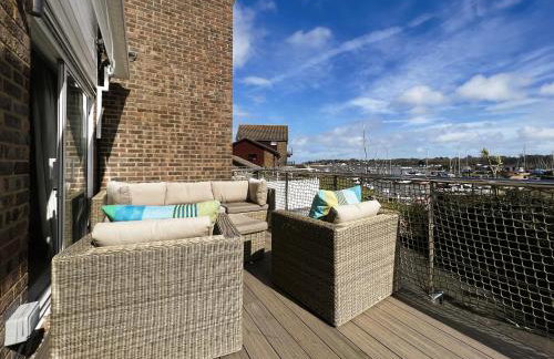 North Quay - Pet friendly Luxury Townhouse overlooking Bembridge Harbour - Photo 26