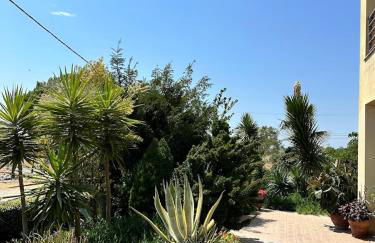 Comfortable Home - Photo 17