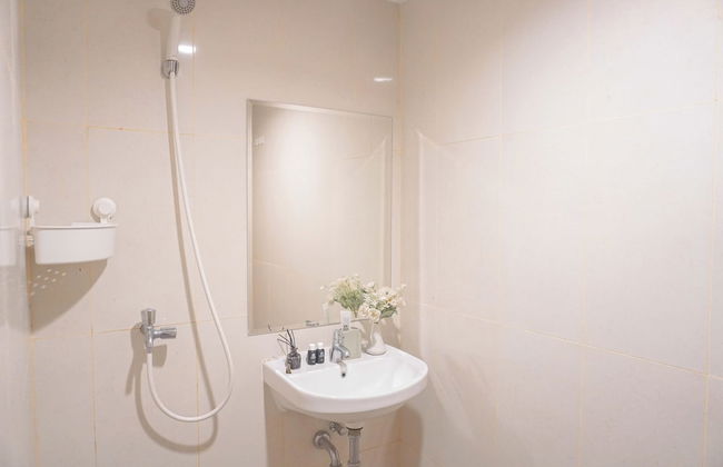 Homey Studio LRT City Jatibening Apartment - Photo 13