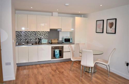 Urban Gem Apartment- Free parking - Photo 6