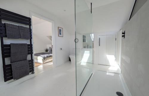 Cober Riverside Retreat - Luxury Barn Apartment in The Heart of Cornwall - Photo 10