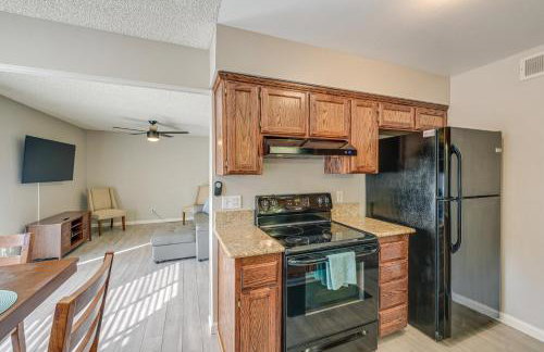 Cozy Fresno Condo w/ Balcony & Pool Access - Photo 10