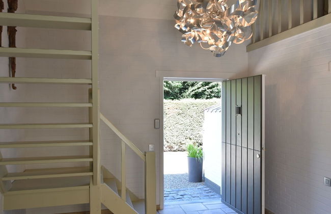 Luxury Villa in Sint-Idesbald with Hot Tub - Photo 2