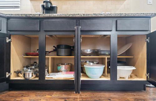 Cozy Getaway Nr Airport WiFi BBQ Yard Pet - Foto 9