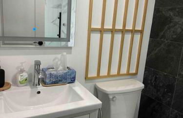 New Asian Wood style 4 Bedroom in Surf City - Foto 11