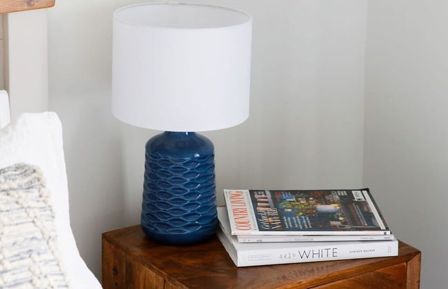 Coastal Retreat for 8 With Hot Tub - Walk to Beach - Foto 30