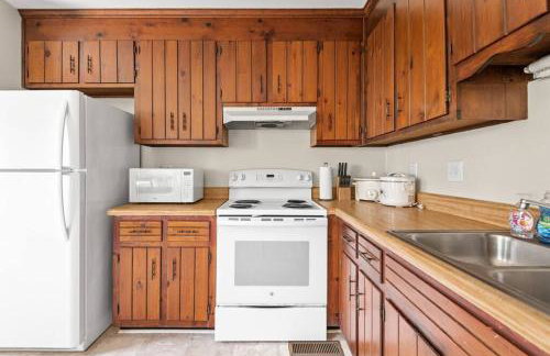 Prime Location 2 BR Oasis with Washer and Dryer - Foto 10