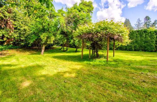 Private park in a cozy home next to I-90 huge yard - Foto 67