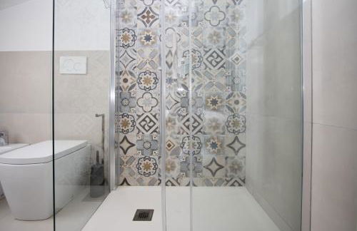 Penthouse with Patio & 2 Baths, 10 Min to Duomo - Foto 13