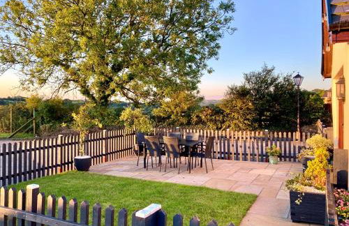 Potters Barn - Photo 17