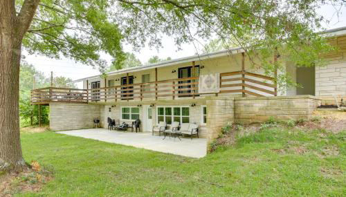 7 Mi to Tennessee River Home with Patio in Florence - Foto 2