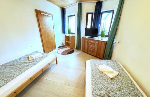 I Apartment 17 Personen - Monteurzimmer - Ferienwohnung, Großköllnbach - Foto 4