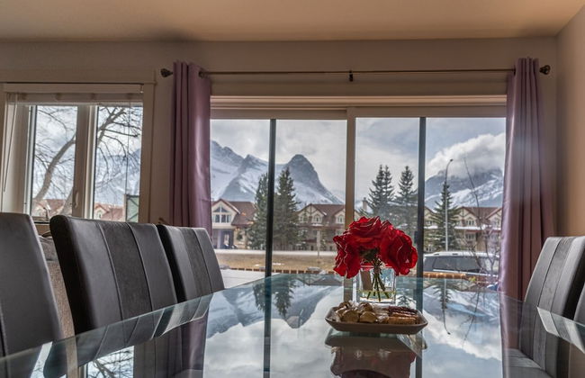 P1 - Private Hot Tub - 3 Bedroom Home - Mountain View - Photo 25