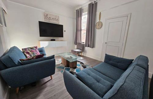 Cheerful Home near Preston train station & Uclan - Photo 3