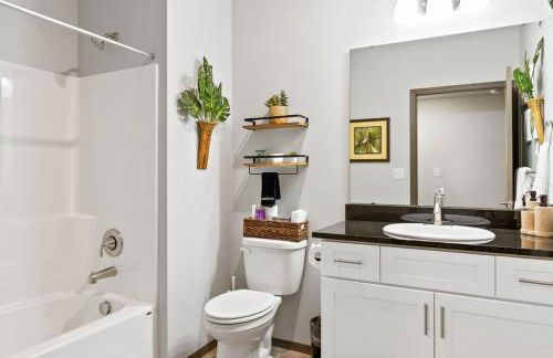 HUGE-Fun-Trendy Apt by Perry District & Downtown - Foto 15