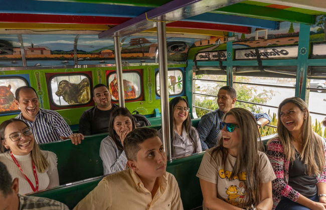 Tour di Medellín in chiva rumbera - Foto 4
