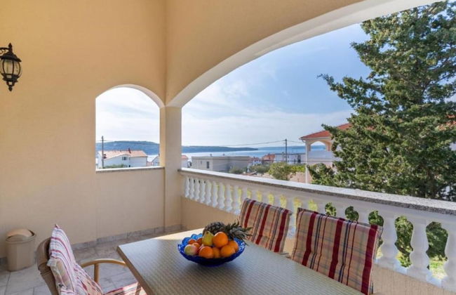 Beachside Serenity Apartments in Barbot - Photo 9