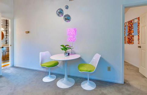 Retro Retreat - Fire Pit, Billiards, Media Room, Games - Photo 36