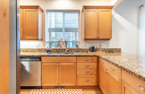 Luxury Home - Reading & Game Room - Outdoor Dining home - Foto 24