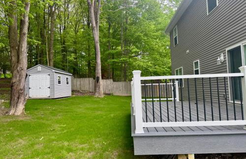 Escape to Luxury in the Poconos Your Year-Round Family Retreat - Foto 9