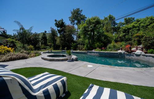 Newly remodeled home w pool & private back yard - Foto 9