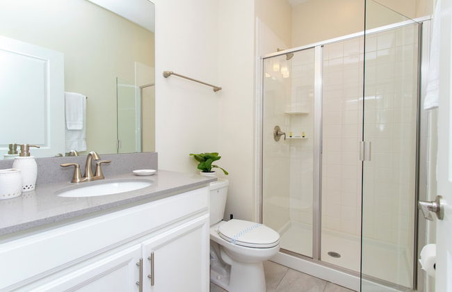 Luxurious Décor 4 Bd w/ Pool Close to Disney 4820 - Photo 15