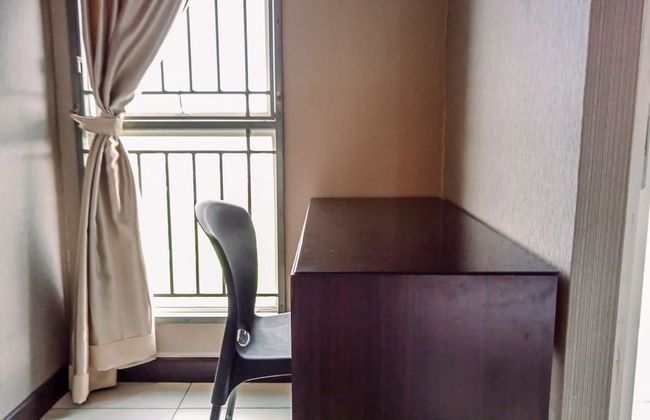 Comfortable Studio Room near Airport at Skylounge Tamansari Apartment - Foto 15