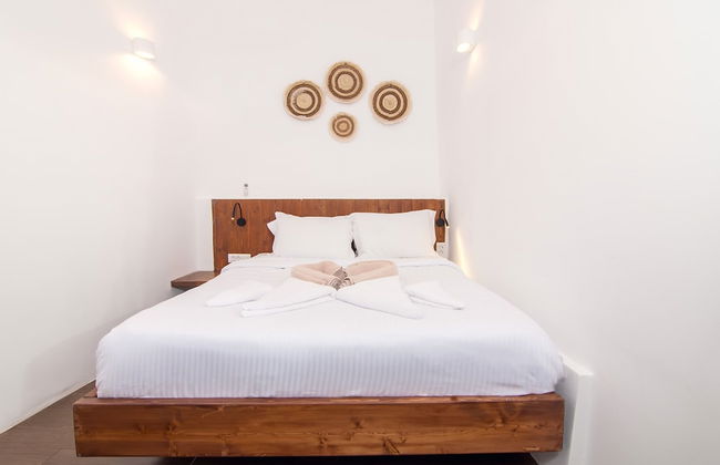 Santorini Luxury Suite w Rooftop Hottub Seaview - Foto 4