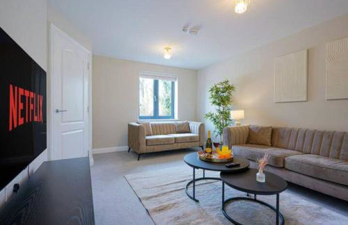 Wavendon House • Sleeps 6 • Driveway Parking • Garden • Fast Wifi • Smart TV • Yoko Property - Photo 13