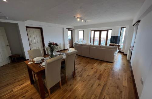 Westward Ho! Oceanview Getaway with Parking - Foto 10