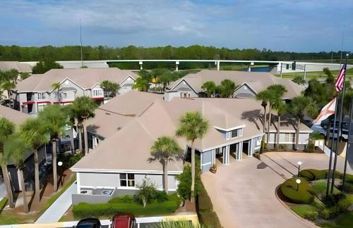 Whimsical Condo 1.5M from Disney - Foto 23