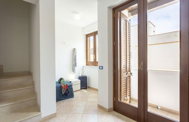 Poseidon Residence - Photo 4