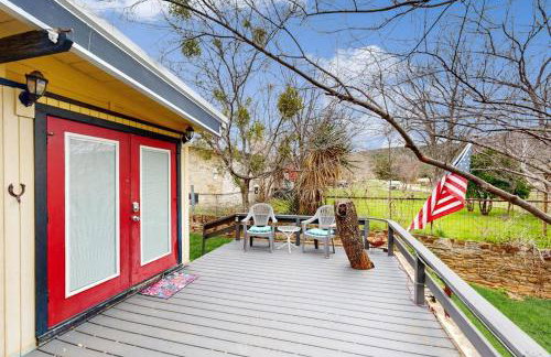 Cozy Dog-Friendly House Near Water with Enclosed Yard, Grill, & Equipped Kitchen - Photo 20