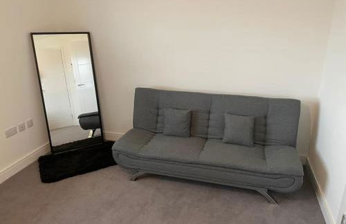 Modern 2 Bedroom House, Edinburgh. - Photo 4