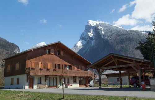 Particulier loue 2 appartements communicants dans chalet à Samoëns jusqu à 16 couchages - Foto 1