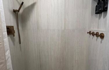 Midland Luxe, Pool, Fire Pit, Workspace, Pool Table - Foto 19