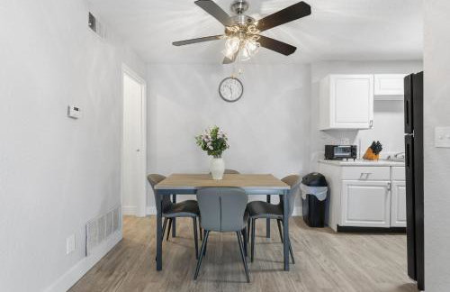 Comfortable stay near Kansas City attractions - Foto 7