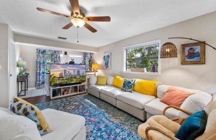 Zen Jungle House by Busch Gardens Sleeps 12 with Outdoor Games & Detached Play Space! - Foto 7