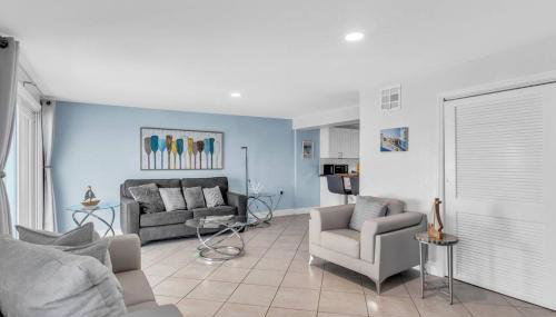 Villa Bella Newly Remodeled With Private Dock and Pool & Cabana Club Access - 7 night minimum stay - Foto 5