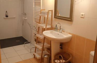 Maison calme avec piscine entourée de son parc - Foto 21