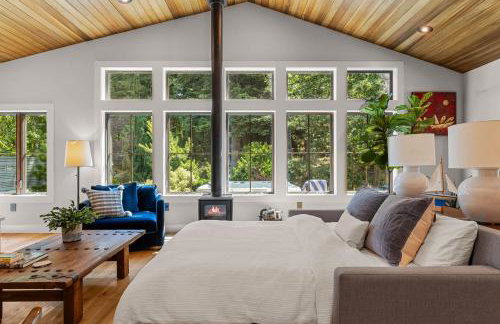 Mountain-View Retreat with Hot Tub & Waterfalls - Foto 28