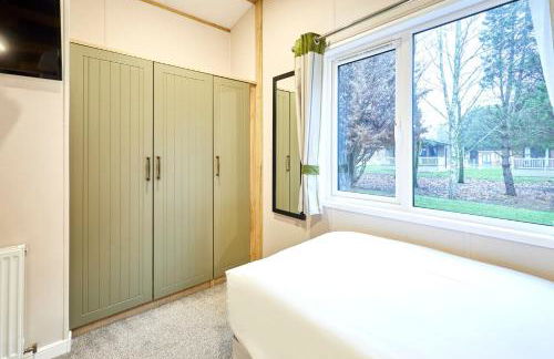 Peace Lodge with Hot Tub - Foto 17