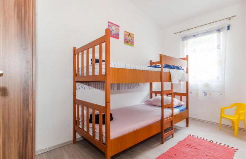 3 Bedroom Nice Apartment In Miskovici - Foto 18