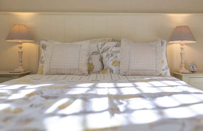 Jasmine Cottage-2BD in Heart of Bourton - Photo 4