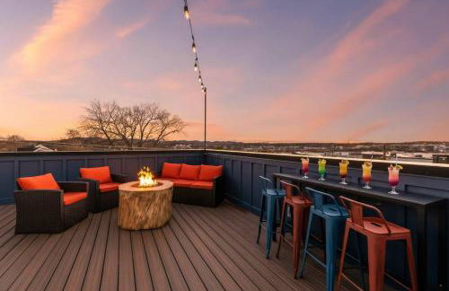 Hot Tub Poker Pool Table & Rooftop City MLS View - Foto 55