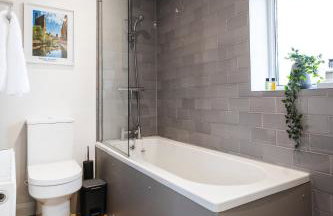 The Heart - Cosy 3 bedroom house with double driveway and Garden in Manchester - Foto 46