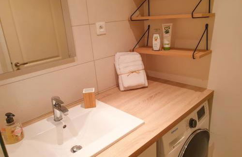 Spacieux Appartement au Calme 15min sud de Lyon proche Métro et Gare Confluence Aquarium Gerland - Foto 10