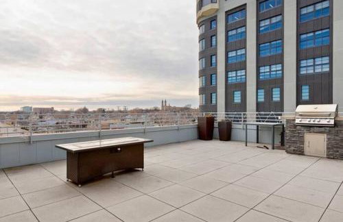 Studio View Of Downtown Near Lake Michigan Plaza Grey - Photo 11