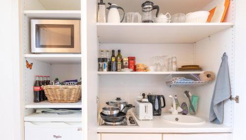 Privates Apartment mit Bad, Küche, Sofa & Balkon - Foto 5, toaster