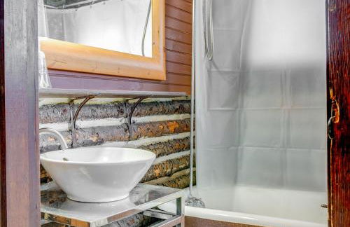 Easy Interstate Access Original Poconos Log Cabin - Foto 16